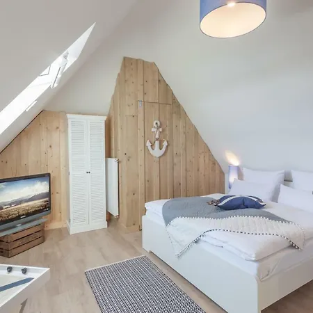 Fahrhaus Sellin - Ferienwohnung 11 *